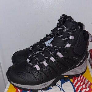 Merrell Women’s Black and Gray boots size 8